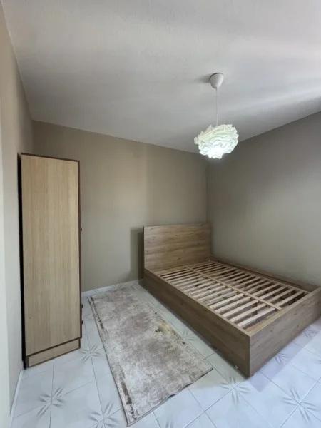 Tirane, jepet me qera apartament 2+1 Kati 5, 105 m² 550 € (Rruga Vace Zela)