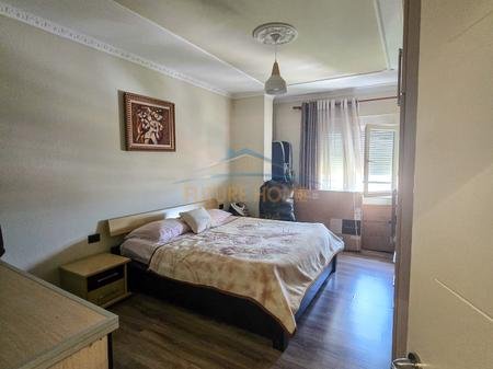Tirane, shitet apartament 2+1+Ballkon Kati 7, 95 m² 170.000 € (Laprake)
