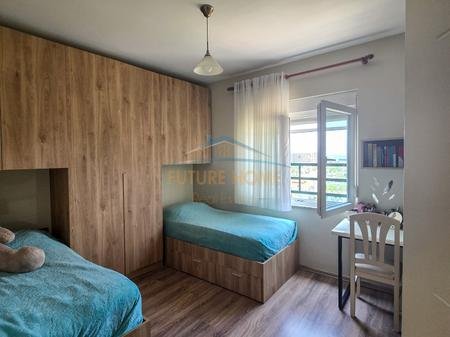 Tirane, shitet apartament 2+1+Ballkon Kati 7, 95 m² 170.000 € (Laprake)