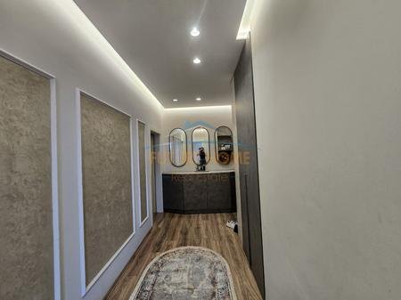 Tirane, shitet apartament 2+1+Ballkon Kati 7, 95 m² 170.000 € (Laprake)
