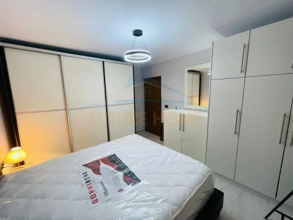 Tirane, jepet me qera apartament 2+1 , 68 € (BLLOK,GARDA)