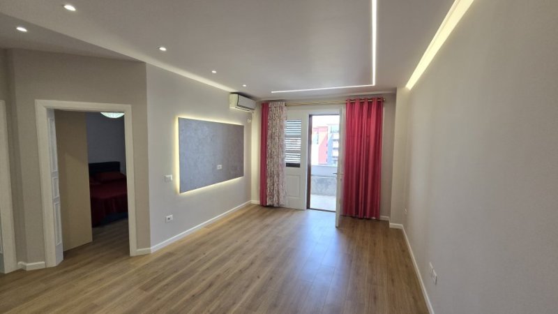 Tirane, shes apartament 1+1+Ballkon Kati 1, 76 m² 140.000 € (Kodra e Diellit)