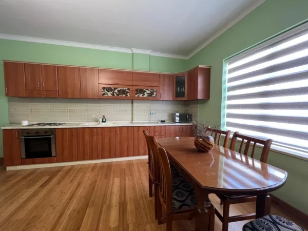 Tirane, jepet me qera apartament 2+1 Kati 4, 89 m² 450 € (Rruga pasho hysa)