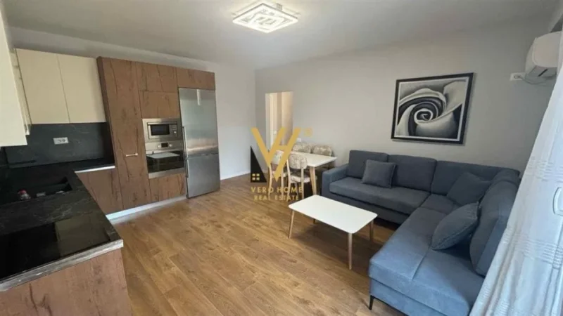 Tirane, jepet me qera apartament 1+1+Ballkon Kati 6, 68 m² 500 € (5 MAJI)