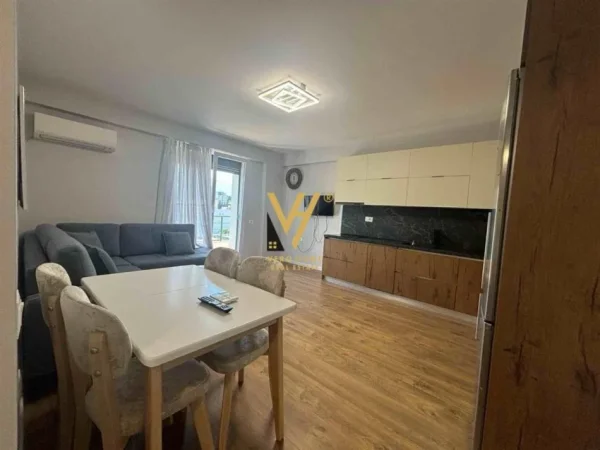 Tirane, jepet me qera apartament 1+1+Ballkon Kati 6, 68 m² 500 € (5 MAJI)