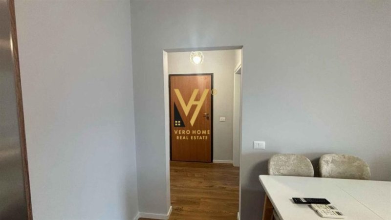 Tirane, jepet me qera apartament 1+1+Ballkon Kati 6, 68 m² 500 € (5 MAJI)