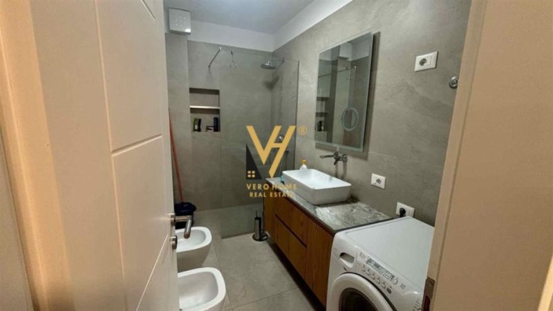 Tirane, jepet me qera apartament 1+1+Ballkon Kati 6, 68 m² 500 € (5 MAJI)