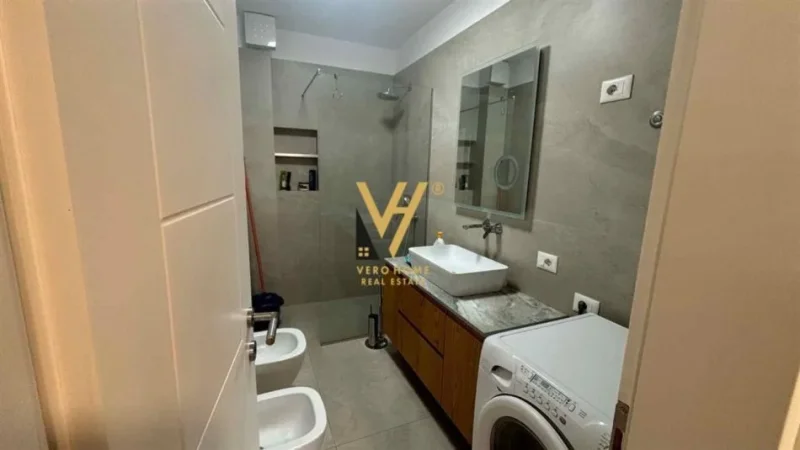 Tirane, jepet me qera apartament 1+1+Ballkon Kati 6, 68 m² 500 € (5 MAJI)