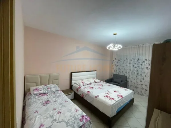 Durres, jepet me qera apartament 1+1+Aneks+Ballkon Kati 2, 67 m² 450 € (Ura e Dajlani)