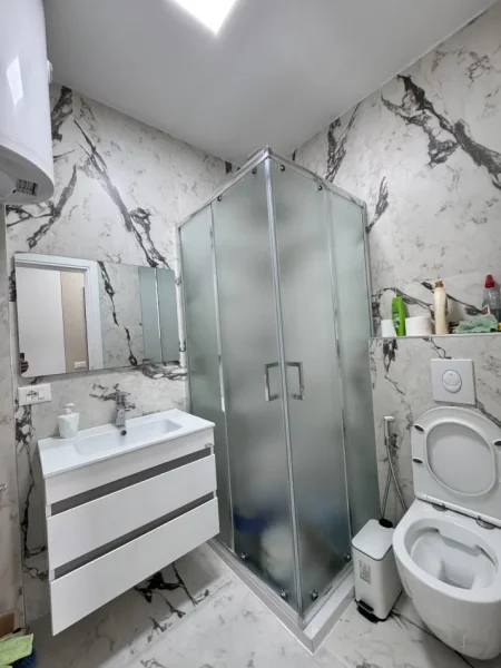 Korce, jepet me qera apartament duplex Kati 1, 100 m² 450 €