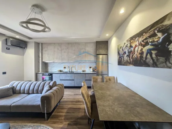 Tirane, shitet apartament 2+1+Ballkon Kati 7, 95 m² 170.000 € 
