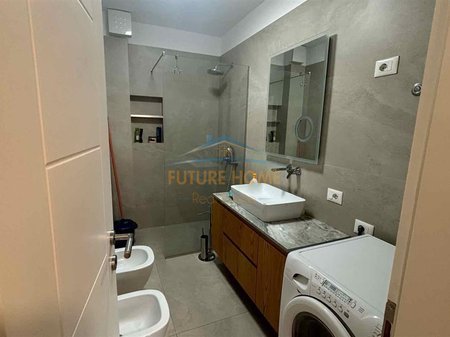 Tirane, jepet me qera apartament 1+1 Kati 6, 68 m² 500 € (5 MAJI)