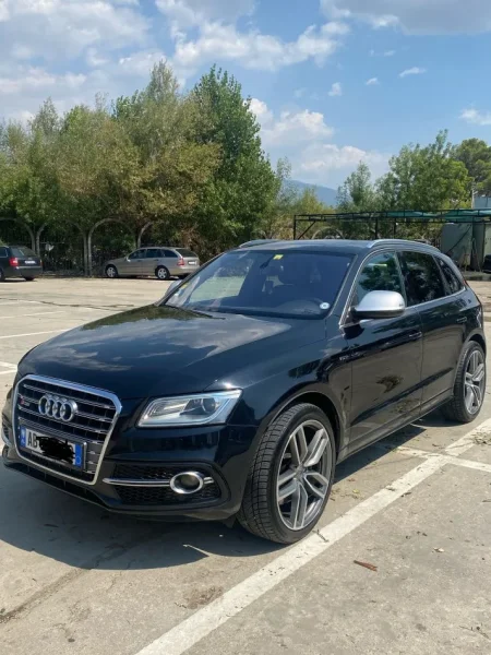Tirane, shes makine Audi SQ5 Nafte, e zeze automatik Kondicioner 283.000 km 16.500 €