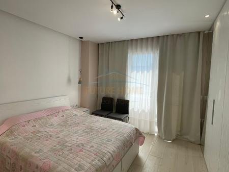 Tirane, jepet me qera apartament 1+1 Kati 5, 78 m² 600 € (KOMUNA E PARISIT)