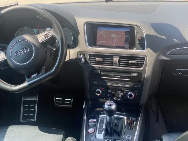 Tirane, shes makine Audi SQ5 Nafte, e zeze automatik Kondicioner 283.000 km 16.500 €