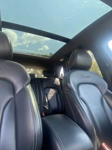 Tirane, shes makine Audi SQ5 Nafte, e zeze automatik Kondicioner 283.000 km 16.500 €