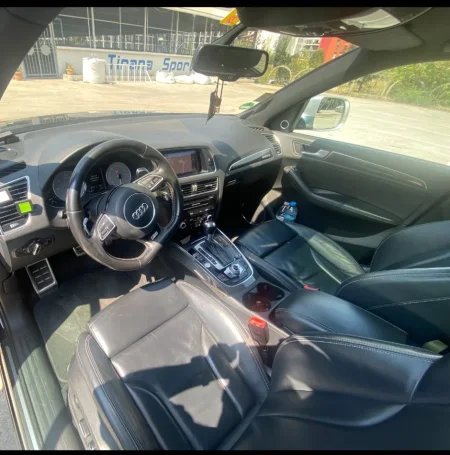 Tirane, shes makine Audi SQ5 Nafte, e zeze automatik Kondicioner 283.000 km 16.500 €
