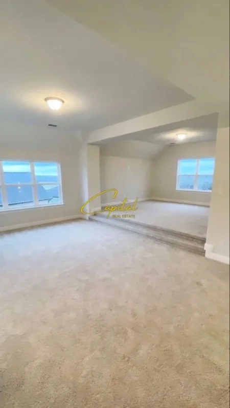 Tirane, jepet me qera ambjent biznesi Kati 0, 240 m² 3.000 € (ISH BLLOKU)