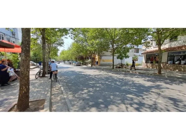 Tirane, shes apartament 2+1 Kati 2, 71 m² 143.000 € (Rruga Xhanfize Keko)