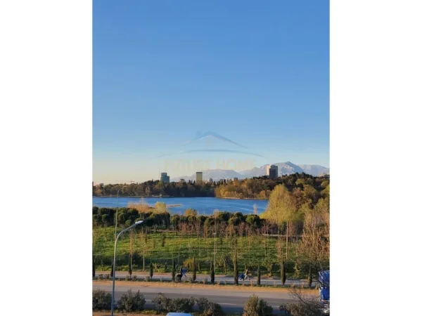 Tirane, jepet me qera apartament 2+1+Ballkon Kati 4, 114 m² 1.500 € 