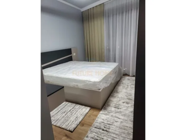 Tirane, jepet me qera apartament 2+1+Ballkon Kati 4, 114 m² 1.500 € 