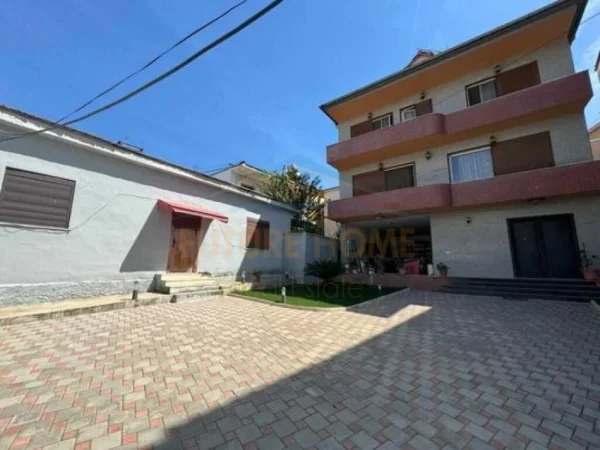 Tirane, shitet Vile , 308 m² 450.000 € (VARRI I BAMIT)