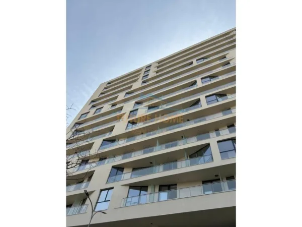 Tirane, jepet me qera apartament 2+1 Kati 9, 112 m² 900 € 