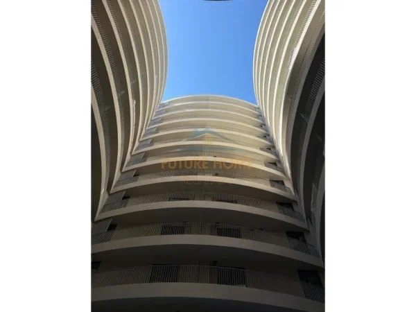 Tirane, jepet me qera apartament 2+1 Kati 9, 112 m² 900 € 