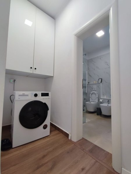 Tirane, jepet me qera apartament 1+1+Ballkon Kati 3, 60 m² 650 € (Rruga Myslym Shyri)