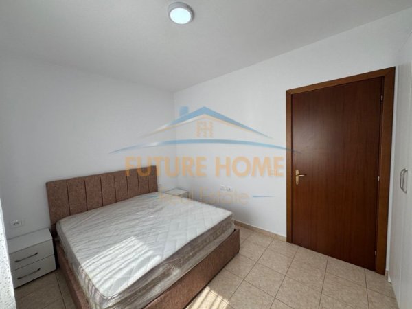 Tirane, jepet me qera apartament 2+1+Ballkon Kati 4, 83 m² 800 € 