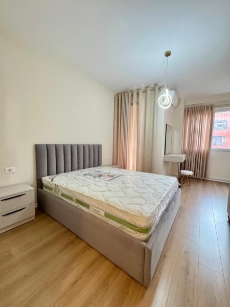 Tirane, jepet me qera apartament 2+1 Kati 5, 92 m² 600 € (GRAND GALERY)