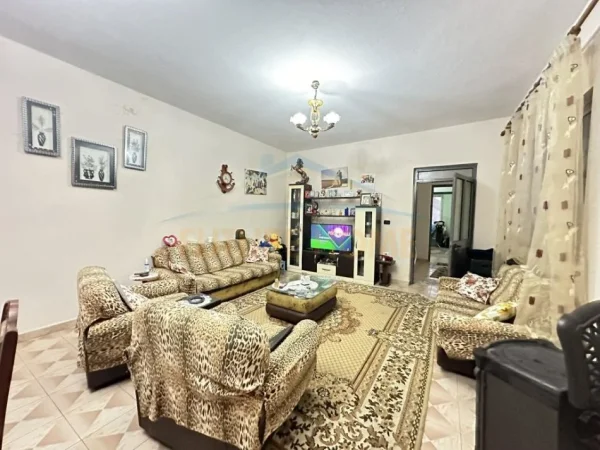 Tirane, shitet Vile 3 Katshe , 146 m² 290.000 € (ALLIAS)