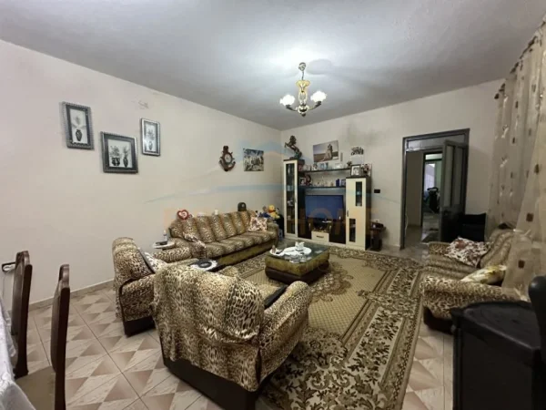Tirane, shitet Vile 3 Katshe , 146 m² 290.000 € (ALLIAS)