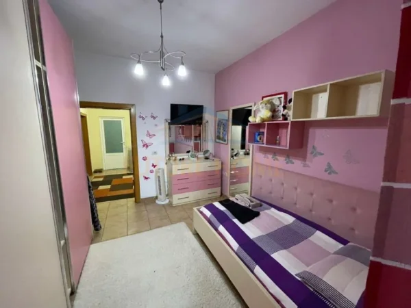 Tirane, shitet Vile 3 Katshe , 305 m² 210.000 € (INSTITUT)