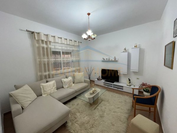Tirane, shitet Vile 3 Katshe , 305 m² 210.000 € (INSTITUT)