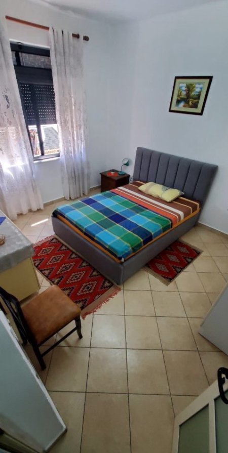 Tirane, jepet me qera apartament 2+1+Ballkon Kati 2, 80 m² 530 € (RRUGA BARDHYL)