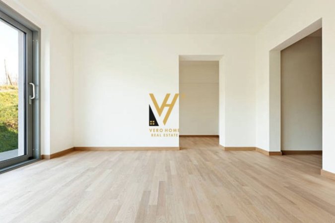 Tirane, shitet apartament 2+1+Ballkon Kati 2, 88 m² 170.000 € (KOMUNA E PARISIT)