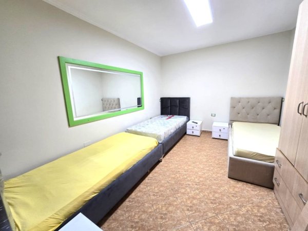 🏠 JEPET ME QIRA – APARTAMENT 1+1 NE  MINE PEZA AFER ZOGUT TE ZI ,PER 3 VETA  450 €