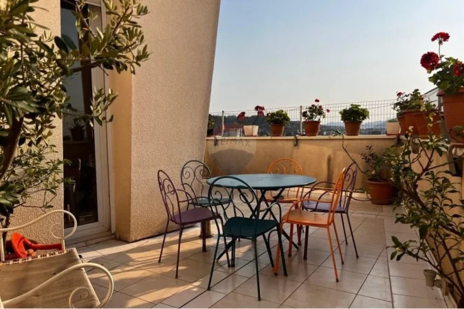 Tirane, shitet apartament 2+1+Ballkon , 126 m² 238.000 € 