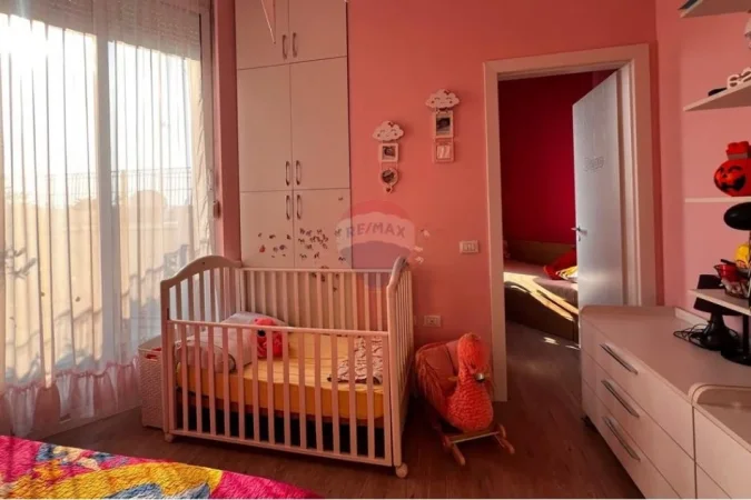 Tirane, shitet apartament 2+1+Ballkon , 126 m² 238.000 € 