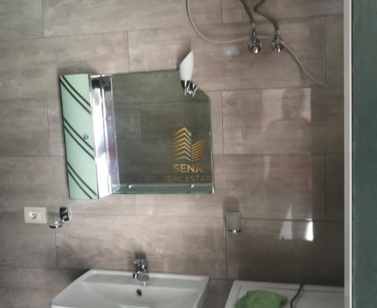 Tirane, jepet me qera Vile 1+1 Kati 1, 60 m² 400 € (Todi Shkurti Street)