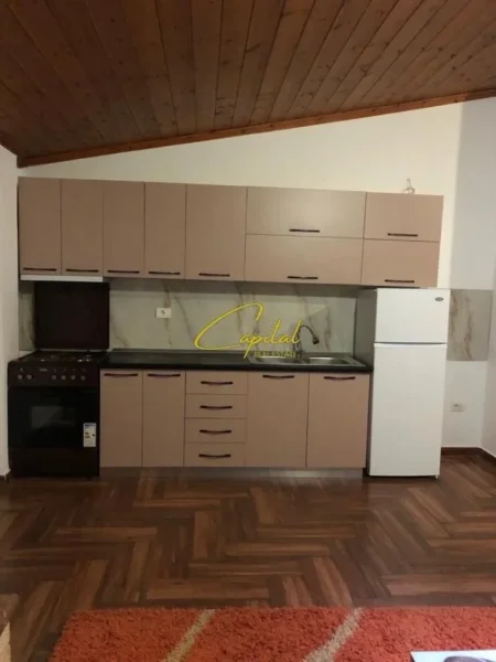 Tirane, jepet me qera apartament 2+1 Kati 3, 110 m² 500 € (VILAT AMERIKANE)