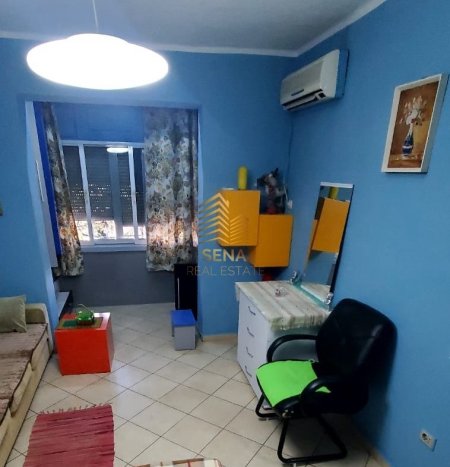 Tirane, jepet me qera apartament 2+1 Kati 2, 80 m² 530 € (Rruga Bardhyl)
