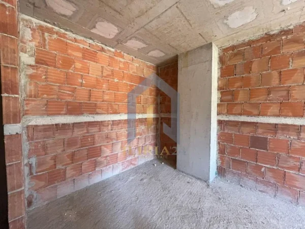 Tirane, shes apartament 1+1+Ballkon Kati 4, 67 m² 76.590 € (Paskuqan Kompleksi Aluna)