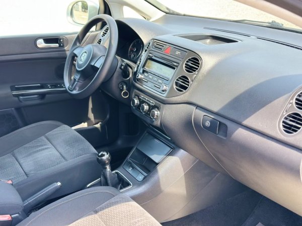 Durres, shitet makine VOLKSWAGEN GOLF VI PLUS Nafte, gri metalizato manuale Klima 213.000 km