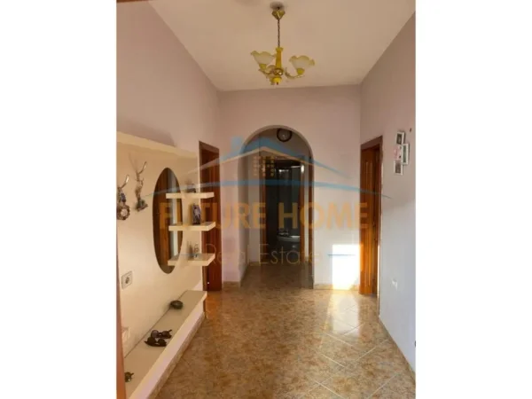 Tirane, shitet Vile 2 Katshe , 148 m² 250.000 € (KOMBINAT)