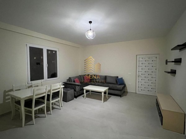 Tirane, jepet me qera shtepi 1+1 Kati 1, 60 m² 400 € (Rruga Halit Bega)