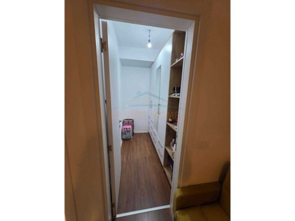 Tirane, jepet me qera apartament 2+1 Kati 2, 93 m² 750 € 