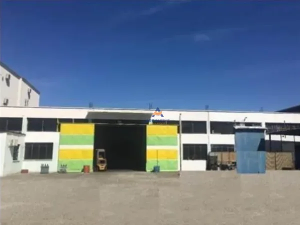 Tirane, shitet magazine Kati 0, 2.200 m² 1.190.000 € (Autostrada Tirane-Durres)