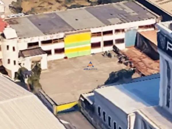 Tirane, shitet magazine Kati 0, 2.200 m² 1.190.000 € (Autostrada Tirane-Durres)